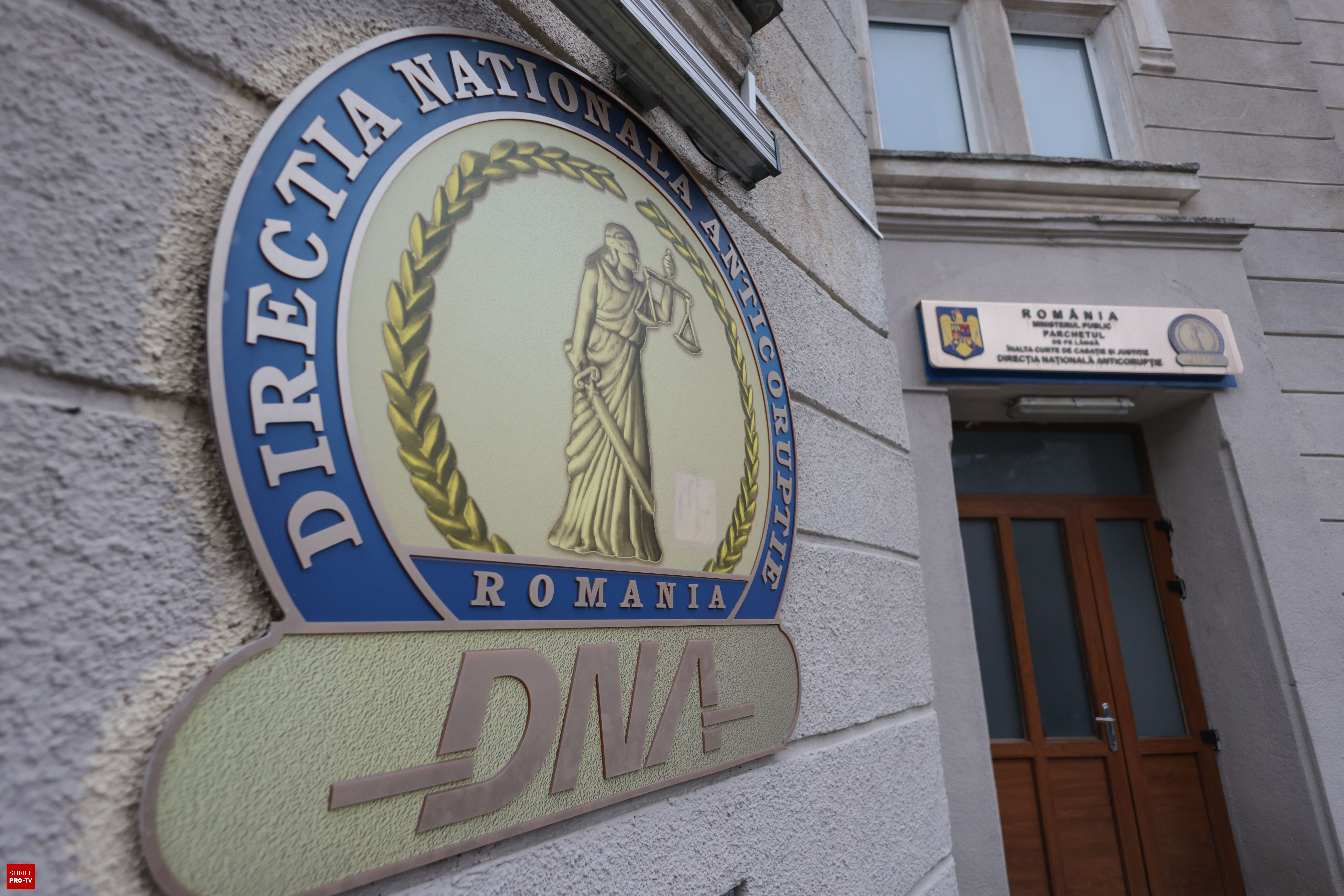 Inspector ITM Constanța, reținută pentru mită 20.000 de lei primită în sediu