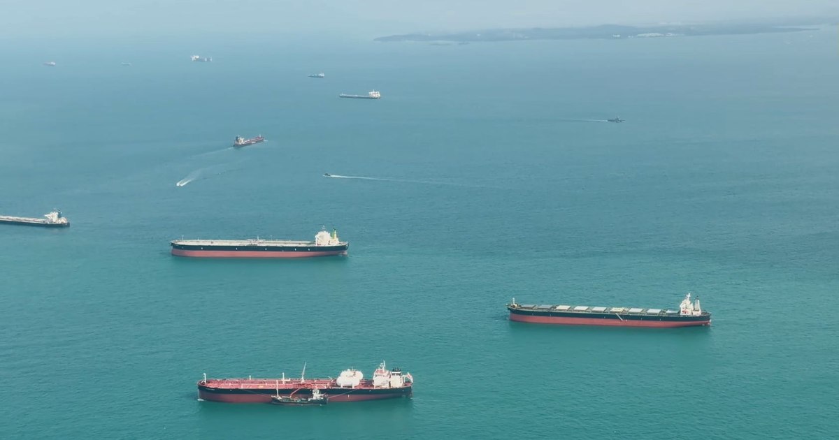 Iranul anunță taxarea navelor în strâmtoarea Hormuz după perioada de grație de 60 de zile
