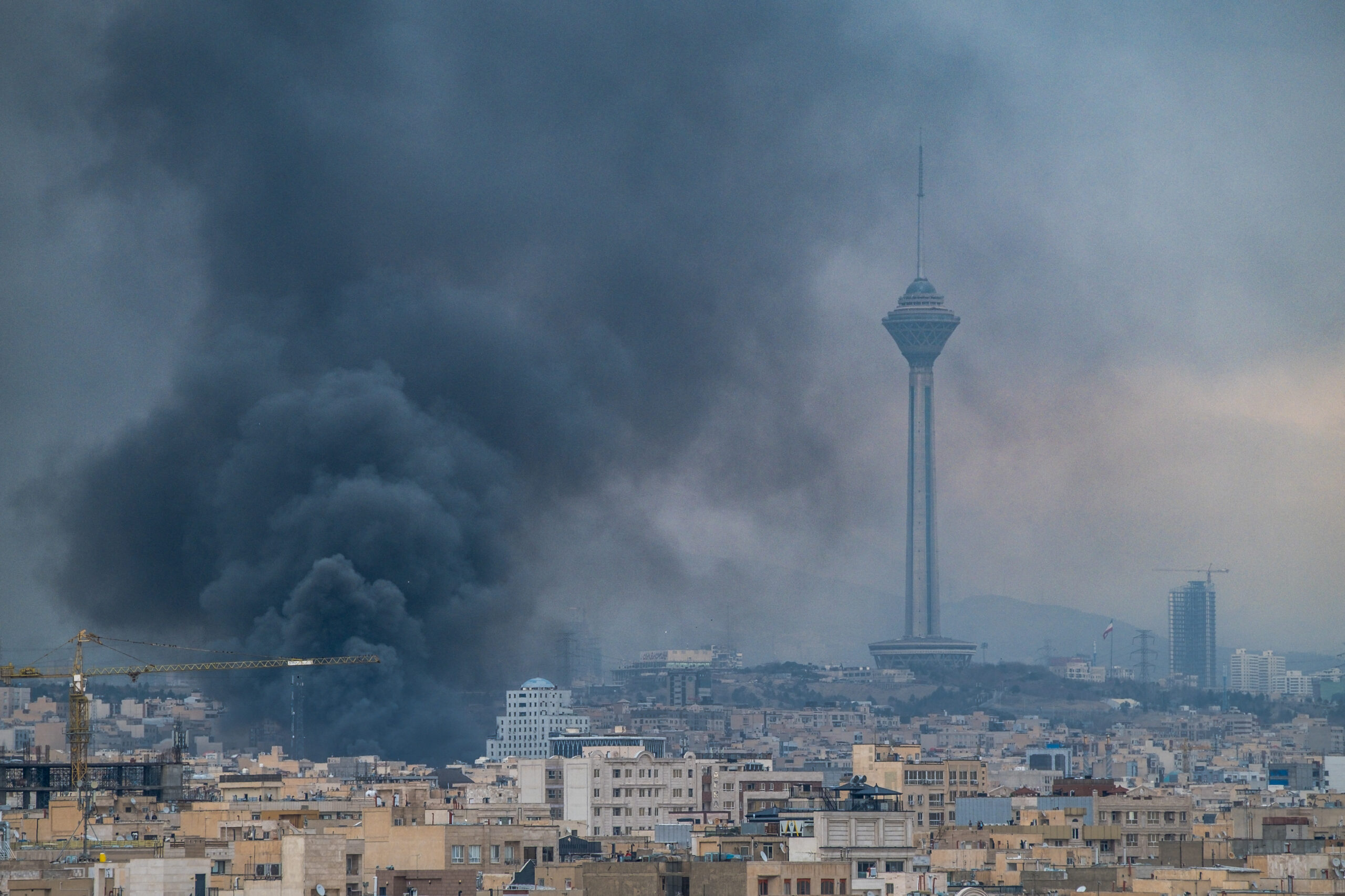 Israel și Iran anunță pauză în atacuri, dar avertizează că vor riposta dacă armistițiul este încălcat