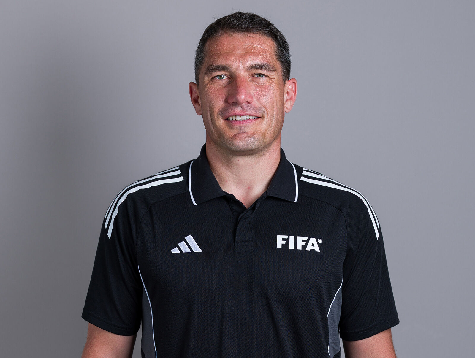 Istvan Kovacs arbitrează meciul cu numărul 1.000 din istoria Cupei Mondiale