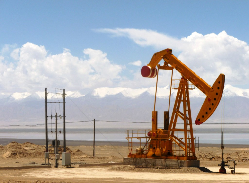 Kazahstanul, solicitat de parteneri să crească producția de petrol, ignorând cotele OPEC+