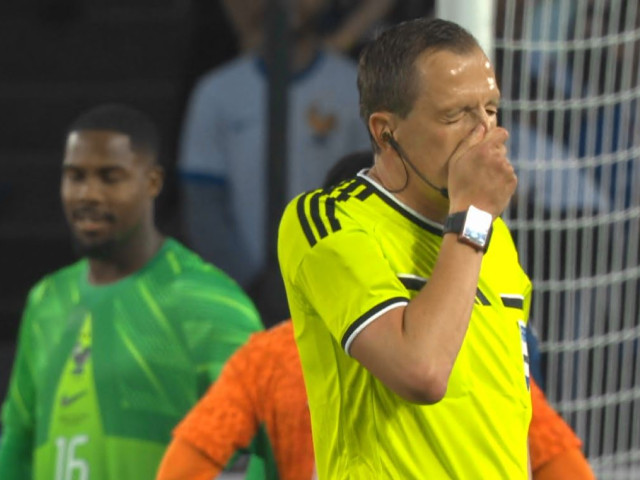 Kessie l-a lovit intenționat pe arbitru în amicalul Franța - Coasta de Fildeș