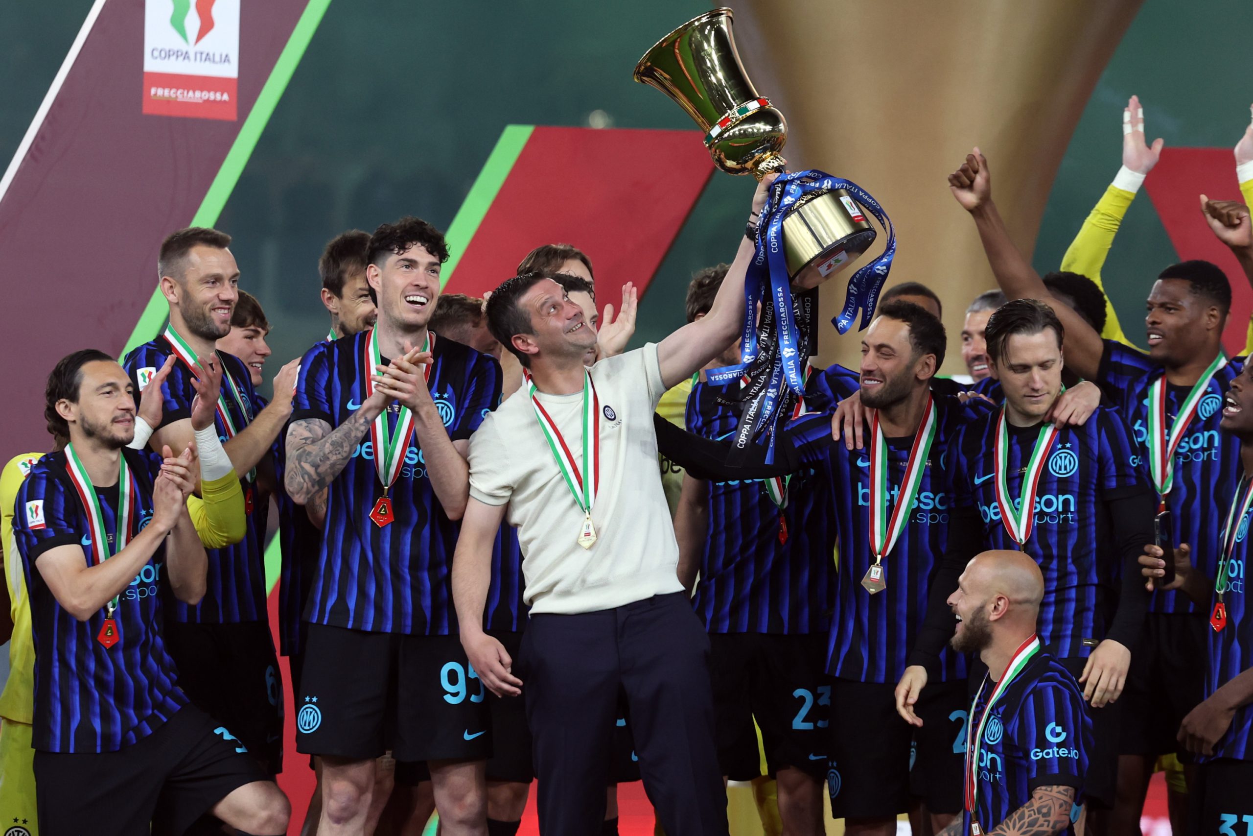 Manuel Akanji, încântat de prelungirea contractului lui Cristi Chivu cu Inter până în 2028