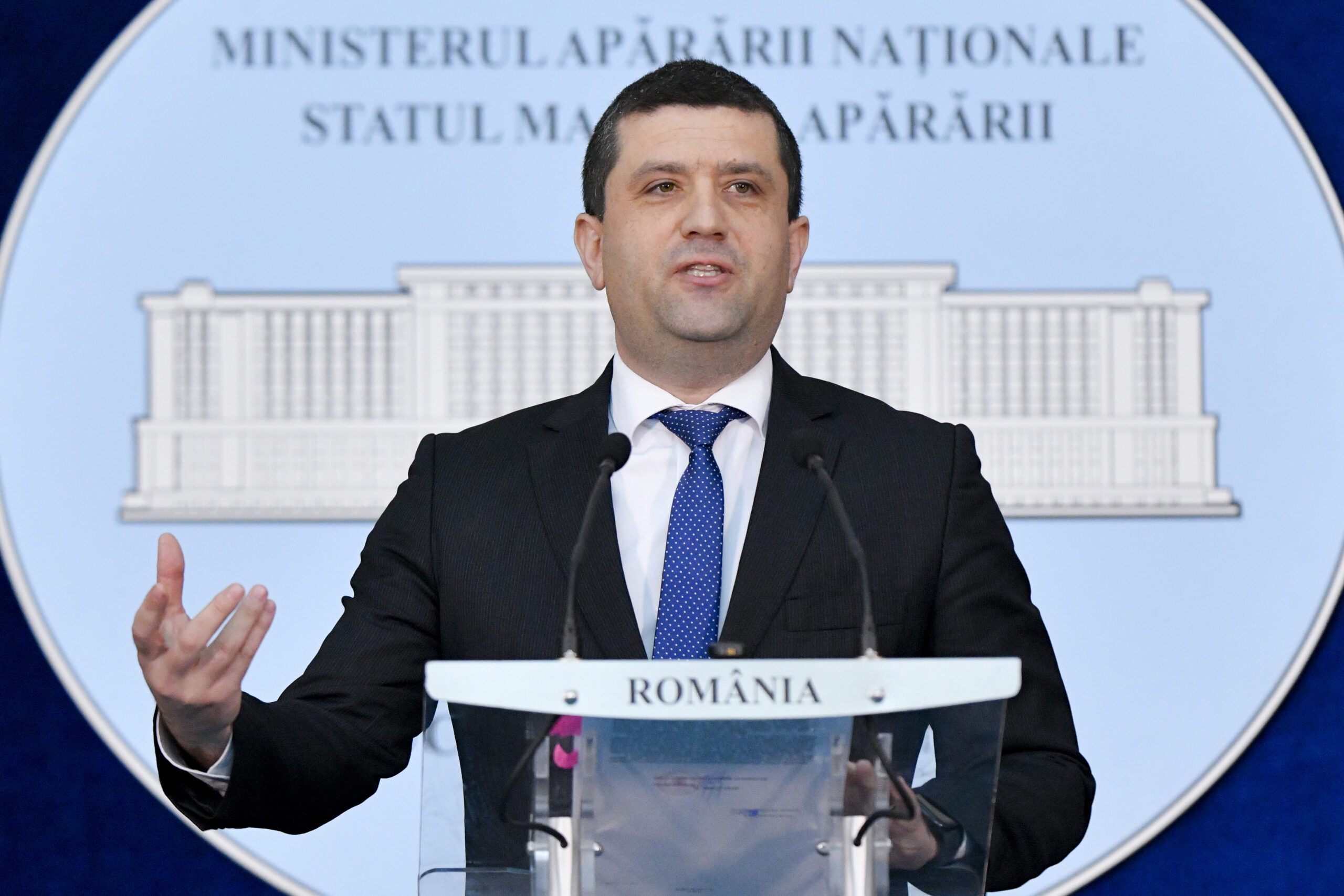 MApN respinge acuzațiile privind modificarea cerințelor pentru achiziția de armament prin SAFE