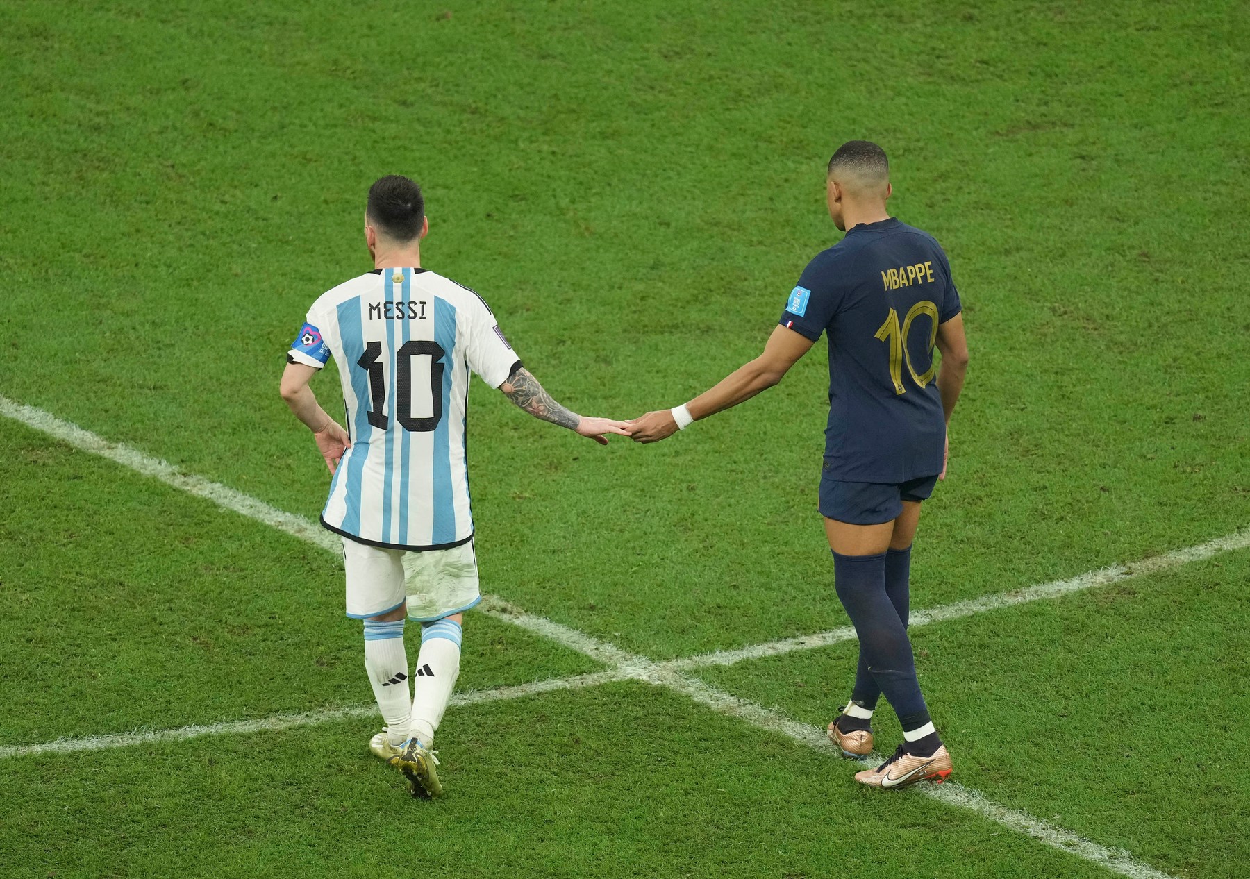 Mbappe îl laudă pe Messi după ce argentinianul a devenit golgheterul all-time al CM: „Marchează și va marca mereu”