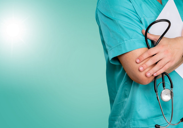 Medici rezidenți de la SJU Constanța acuză că sunt obligați să semneze cereri de voluntariat pentru gărzi, conducerea spitalului respinge acuzațiile