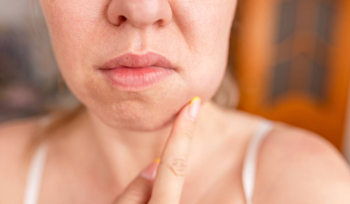 Menopauza afectează dinții și gingiile: explicațiile medicului stomatolog
