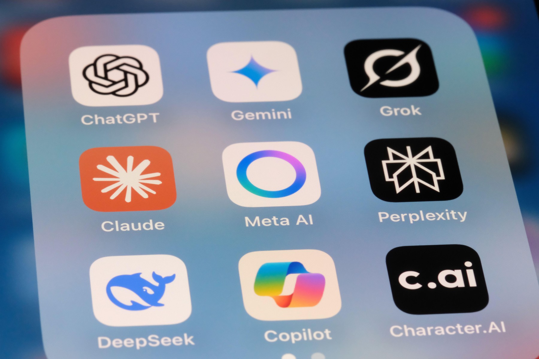 Microsoft analizează integrarea modelului AI chinezesc DeepSeek în Copilot, riscând controverse în SUA