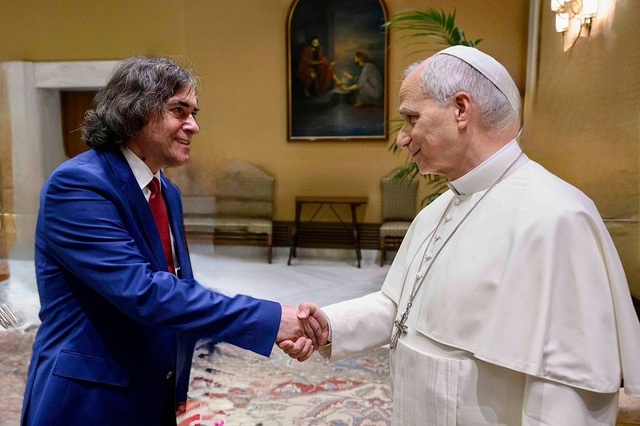 Mircea Cărtărescu, Jon Fosse și alți 18 scriitori, primiți de Papa Leon la Vatican, de centenarul editurii