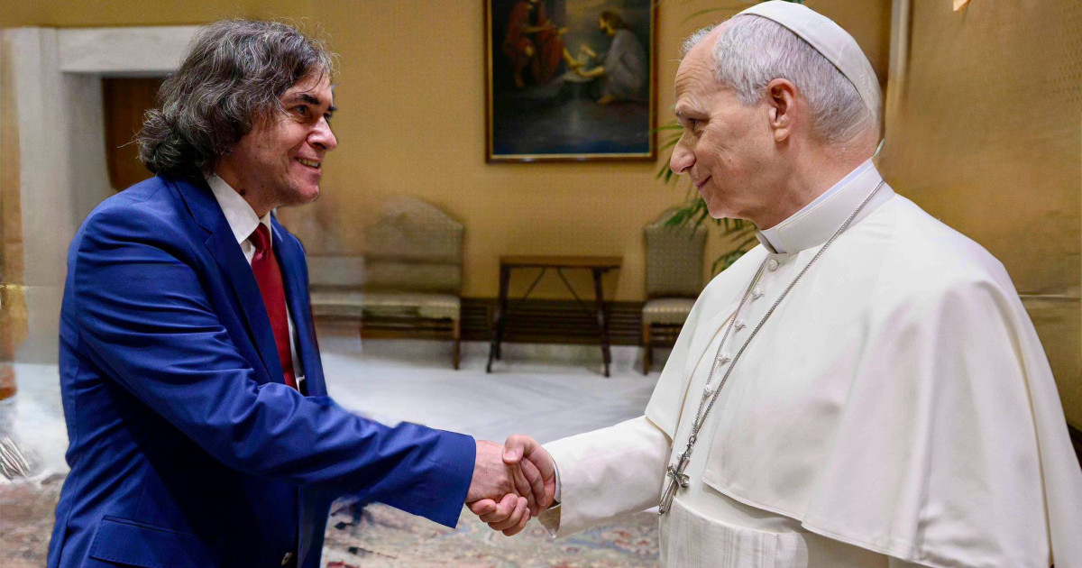 Mircea Cărtărescu, primit de Papa Leon al XIV-lea la Vatican, alături de alți scriitori internaționali