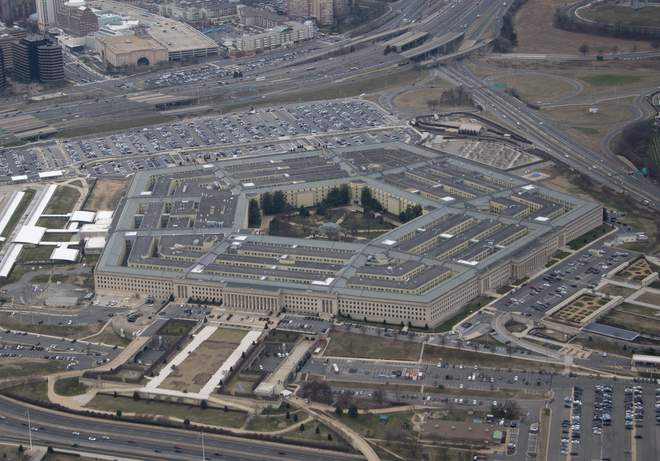 Modelul AI Mythos, capabil să exploateze vulnerabilități, ajunge la serviciile de informații americane