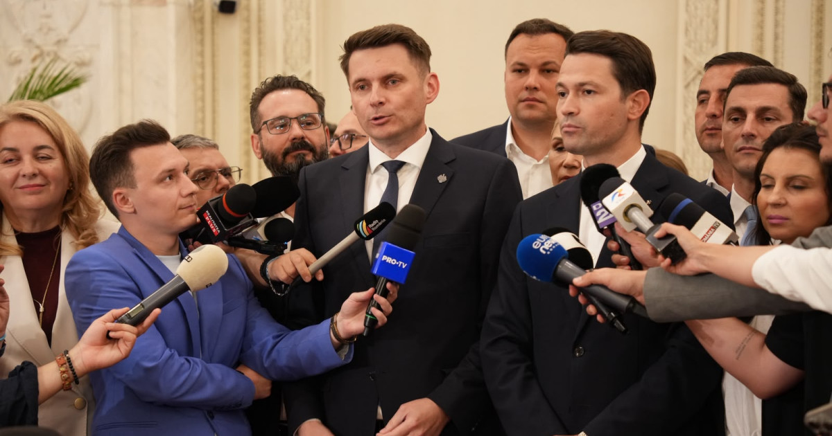 Motreanu și Sighiartău (PNL), după respingerea Cabinetului Veștea: „Guvernul trădătorilor nu a obținut votul”
