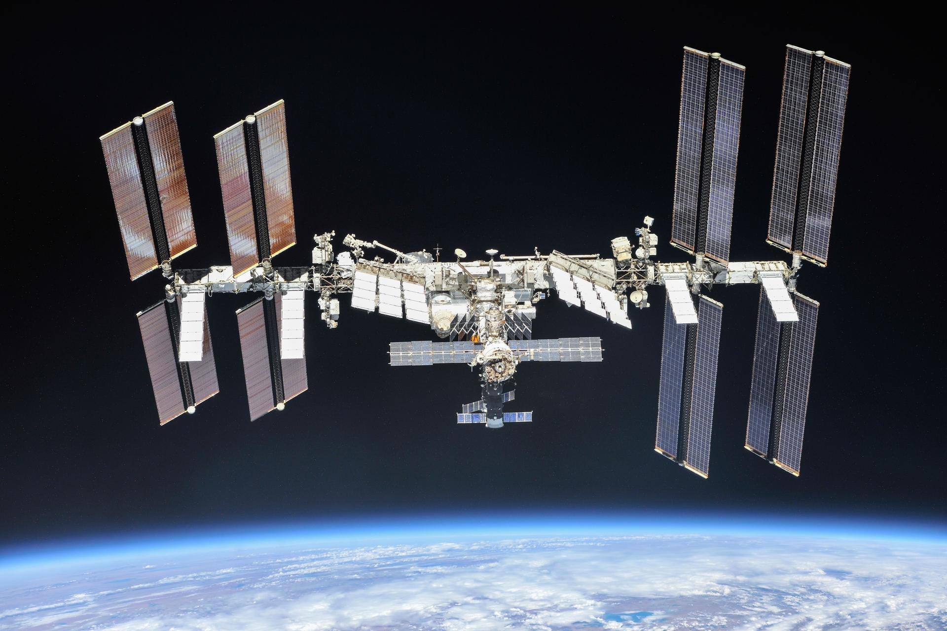 NASA planifică retragerea controlată a ISS în ocean. SpaceX construiește vehiculul de deorbitare de 843 milioane dolari
