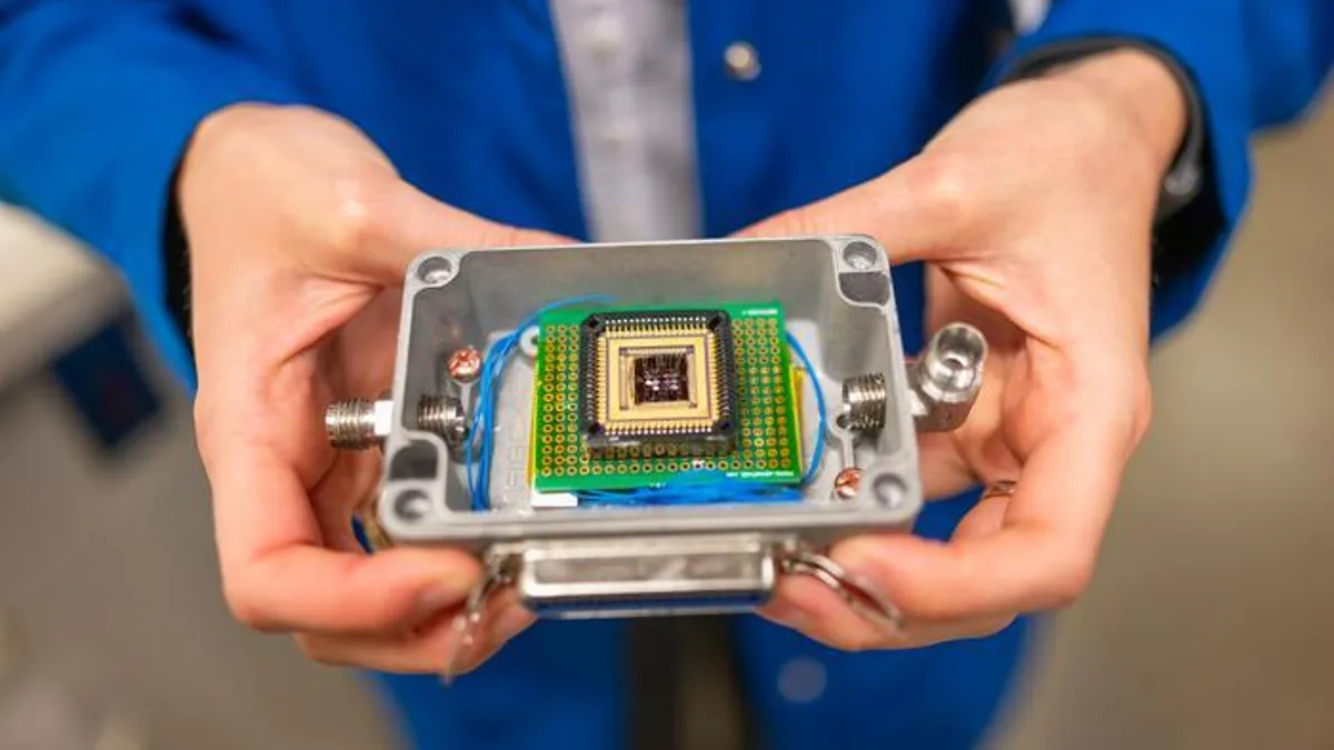 „Nasul electronic” dezvoltat de UC Berkeley detectează alergenii și alimentele alterate cu o precizie de peste 92%