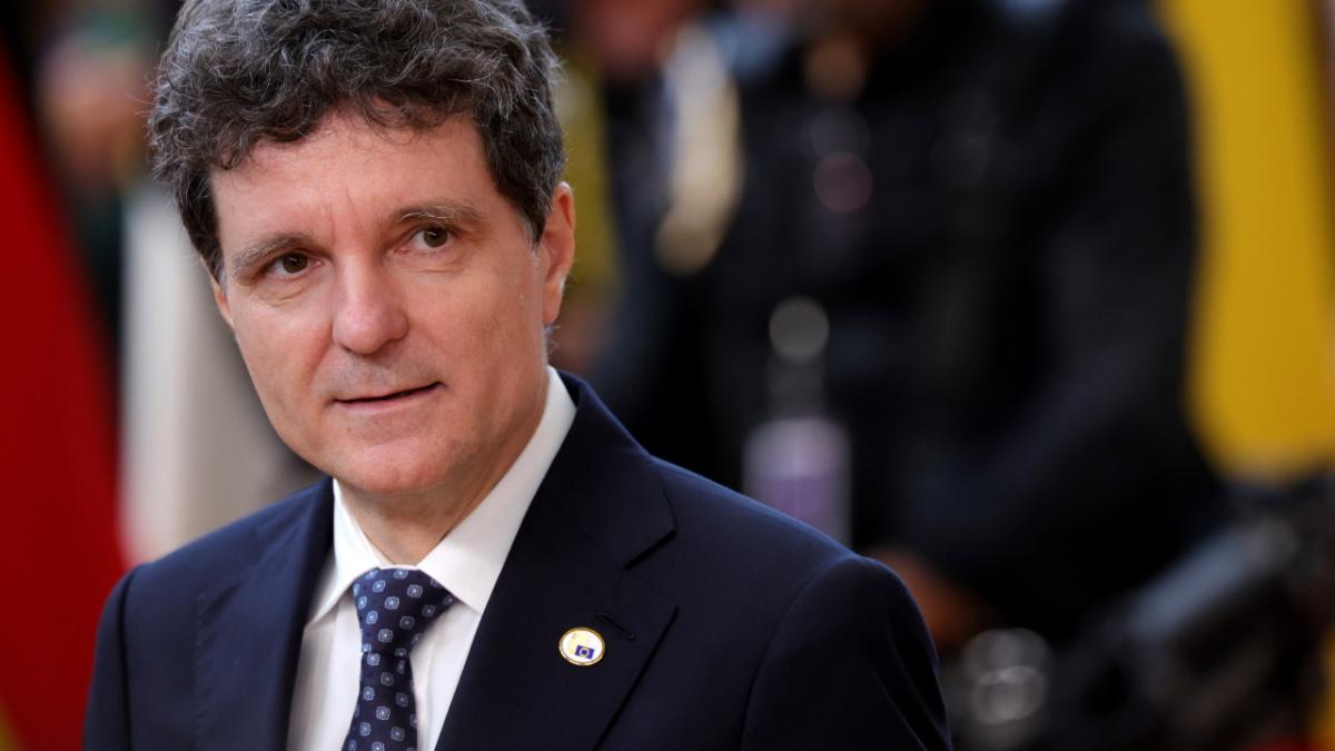 Nicușor Dan anunță vineri numele noului premier; negocierile politice continuă