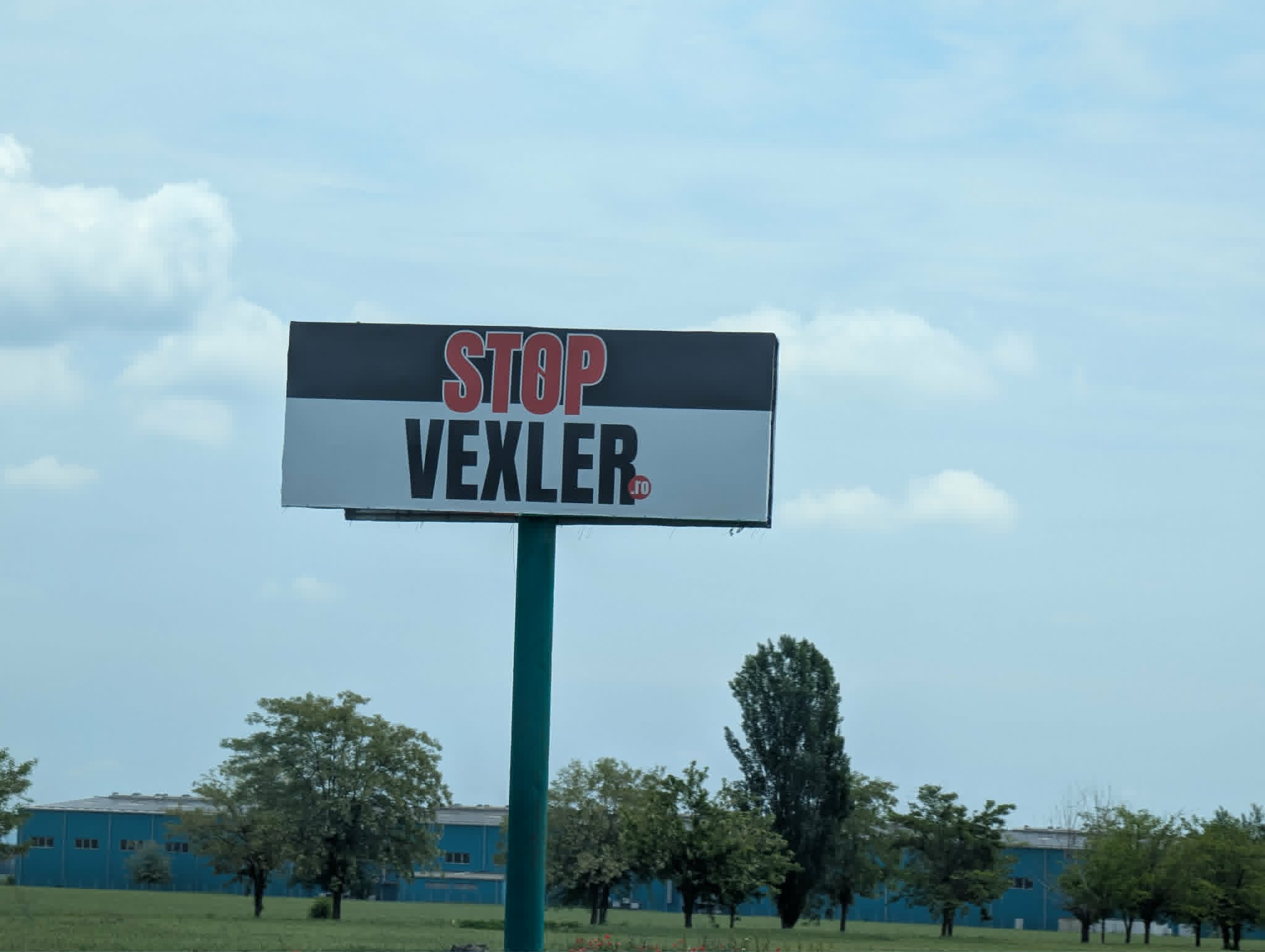 Panouri „StopVexler” pe DN1. Vicepreședintele CNCD se autosesizează pentru posibil discurs de ură