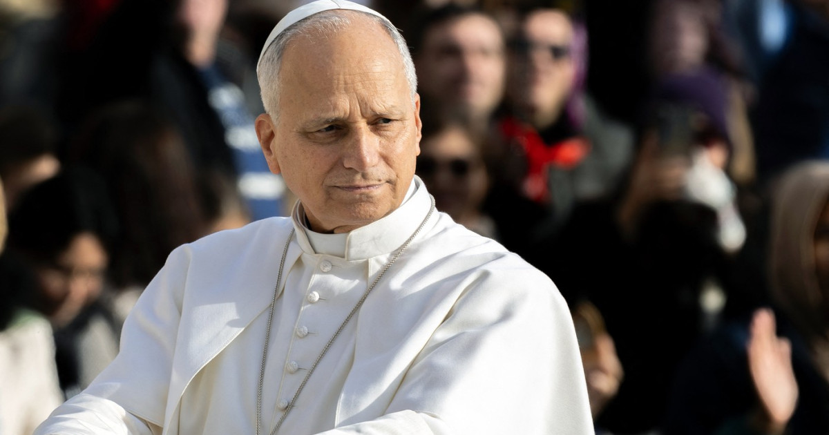 Papa Leon al XIV-lea îi îndeamnă pe traficanții de migranți să se pocăiască, în Canare. Avionul său, probleme tehnice