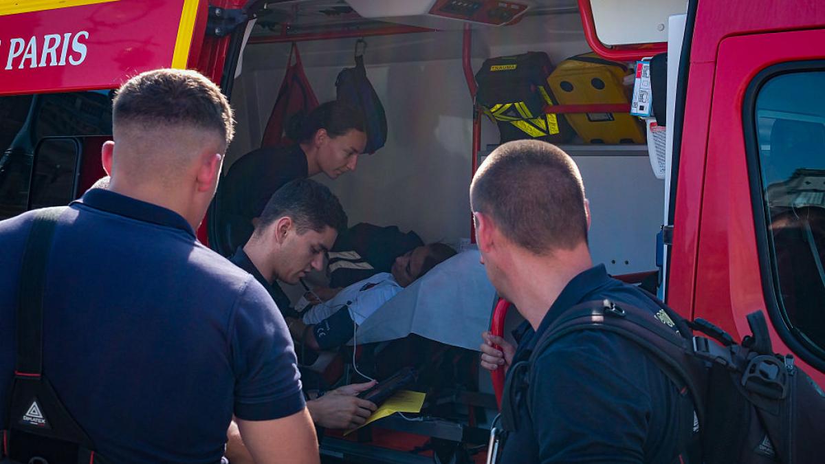 Parisul interzice consumul de alcool în public pe fondul caniculei care a copleșit spitalele