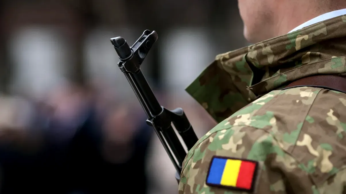 Pensie militară completă în 2026: 25 de ani vechime, din care 15 în serviciu