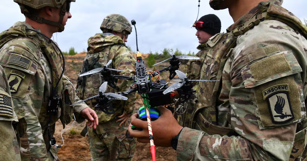 Pentagonul construiește poligoane de antrenament inspirate din războiul din Ucraina, cu drone și război electronic