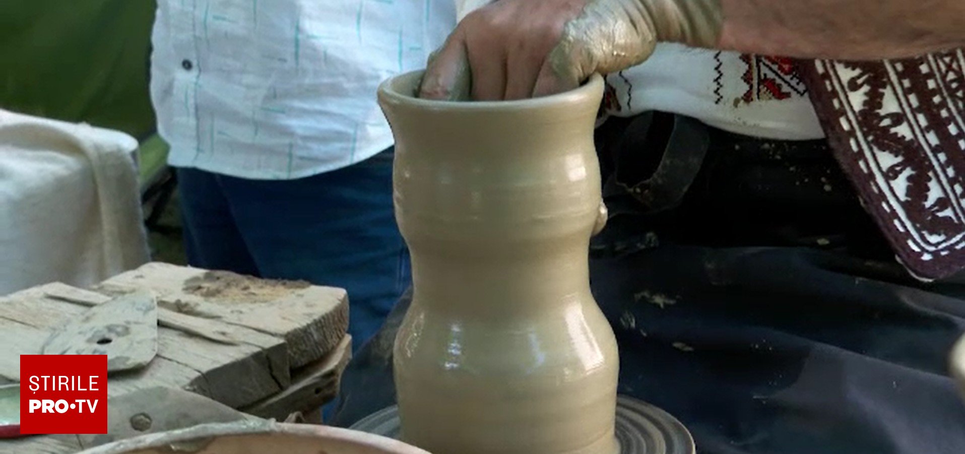 Peste 60 de olari din România, R. Moldova și Ucraina, la Târgul „Cucuteni 5000” din Iași
