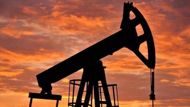 Petrolul s-a ieftinit cu aproape 5% după acordul SUA-Iran privind Strâmtoarea Hormuz