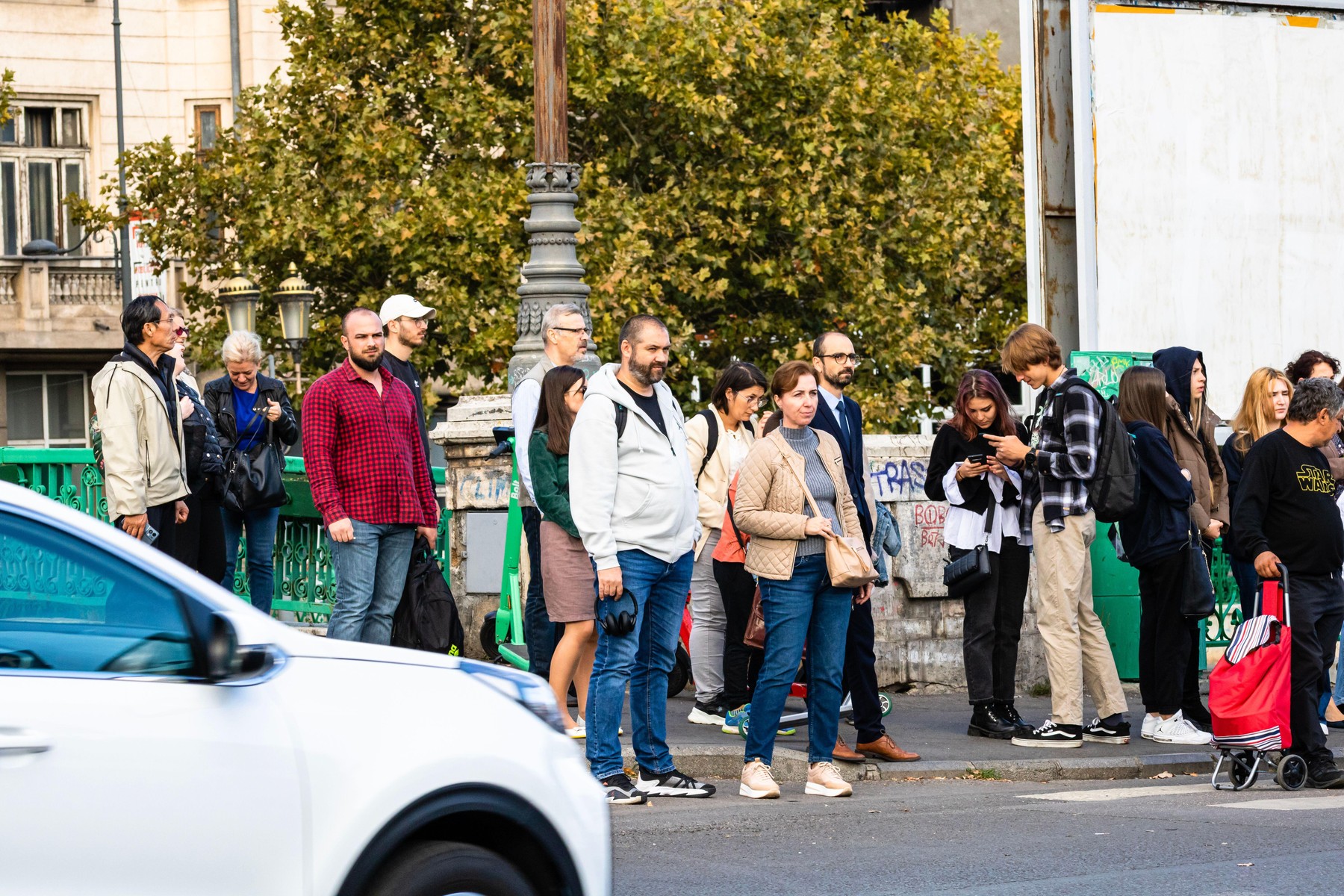 PIB-ul a crescut, dar 3,47 milioane de români trăiesc sub pragul sărăciei. Semnale de alarmă de la INS