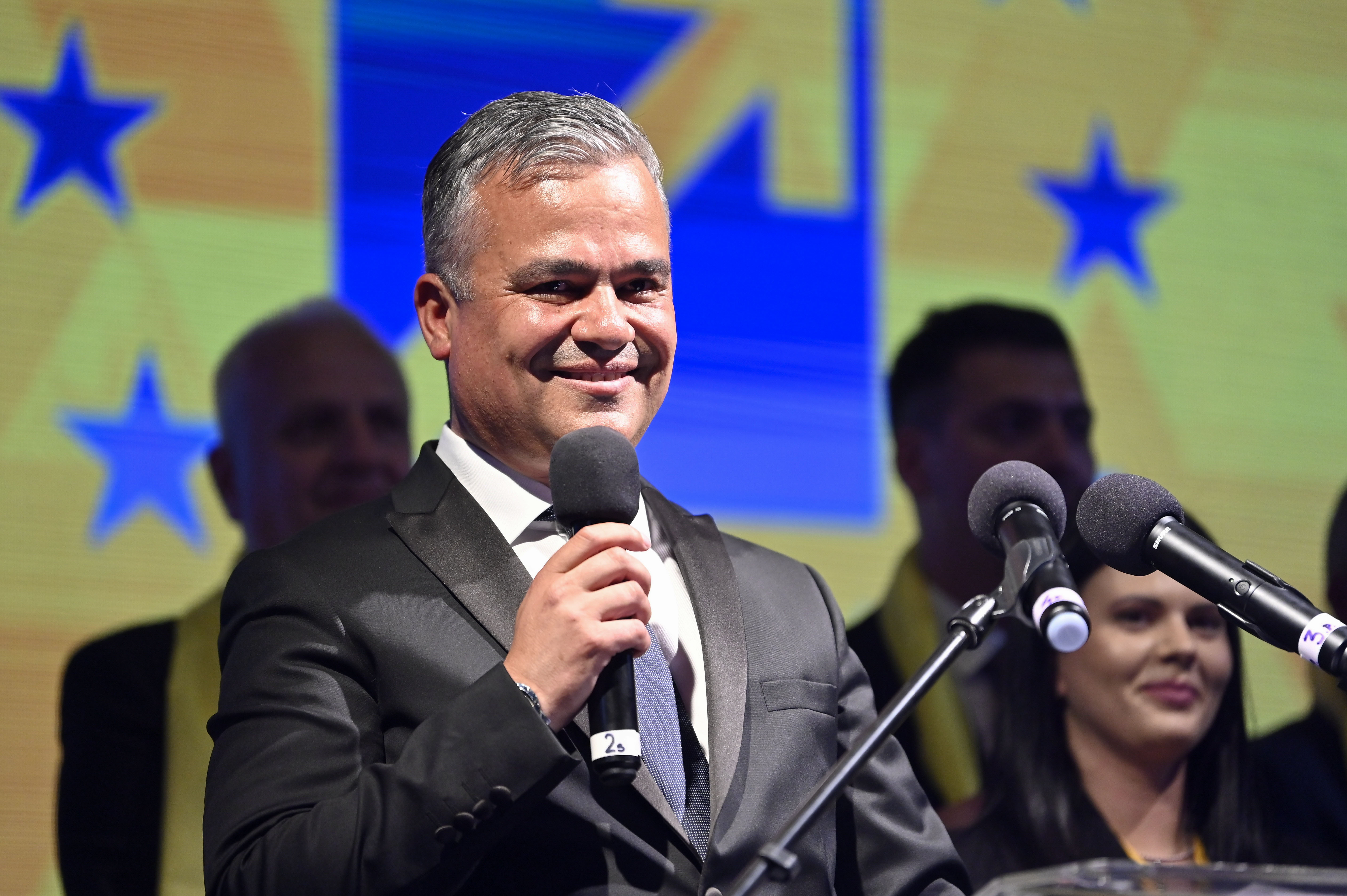 PNL reconfirmă excluderea alianței cu PSD și cere demisia lui Veștea. Tensiuni interne majore