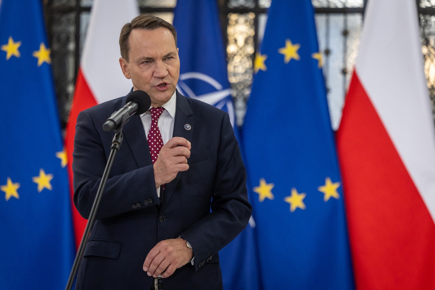 Polonia cere un rol central în negocierile de pace pentru Ucraina, în contextul blocajului diplomatic