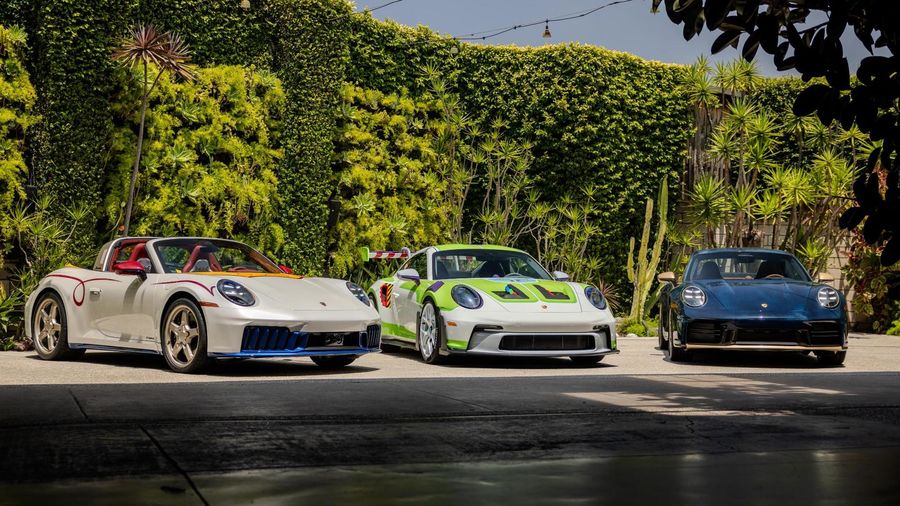Porsche și Pixar creează trei 911 unice inspirate de Toy Story, vândute pentru caritate