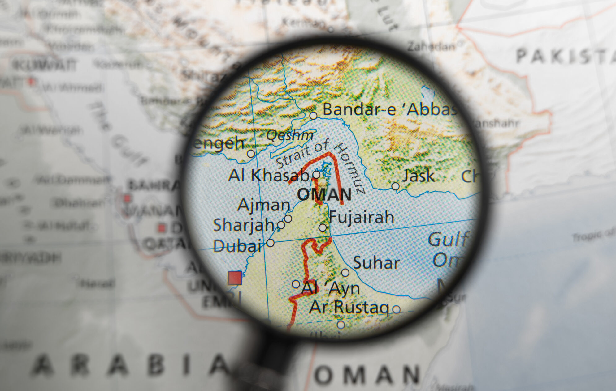 Premierul pakistanez: Strâmtoarea Ormuz va fi redeschisă instantaneu după acordul Iran-SUA