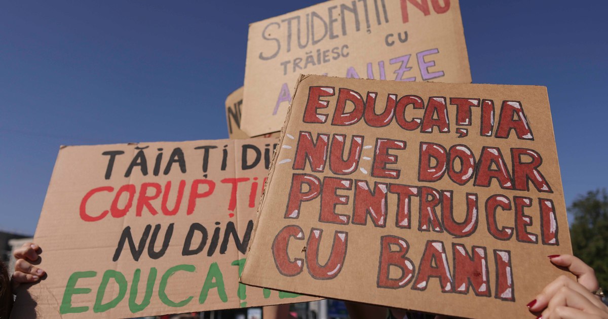 Profesorii cu experiență amenință cu pensionarea anticipată din cauza noii legi a salarizării