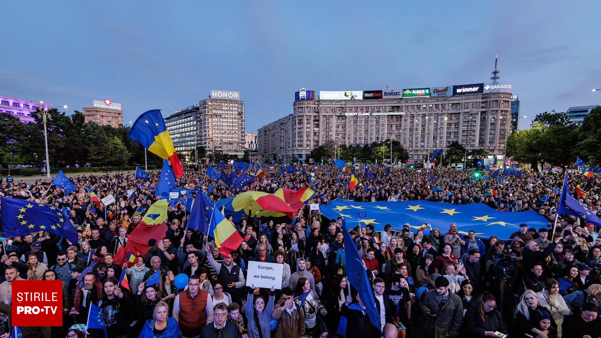Protest în Piața Victoriei: manifestanții cer apărarea democrației, organizat de platforme civice