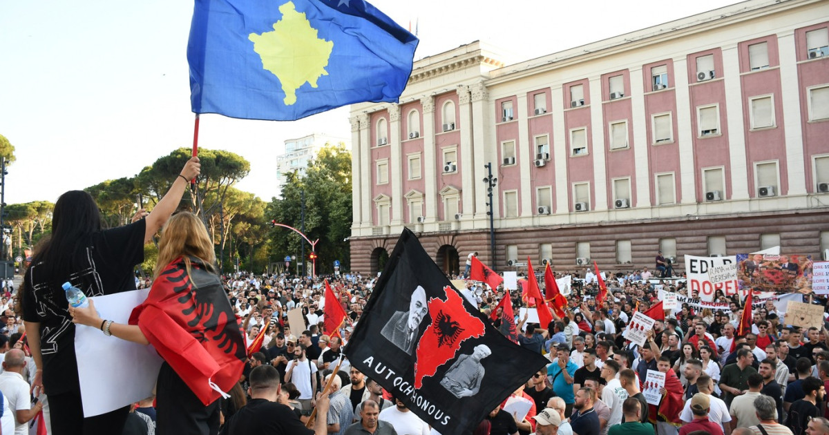 Proteste în Albania împotriva complexului turistic de lux susținut de Jared Kushner, ginerele lui Donald Trump
