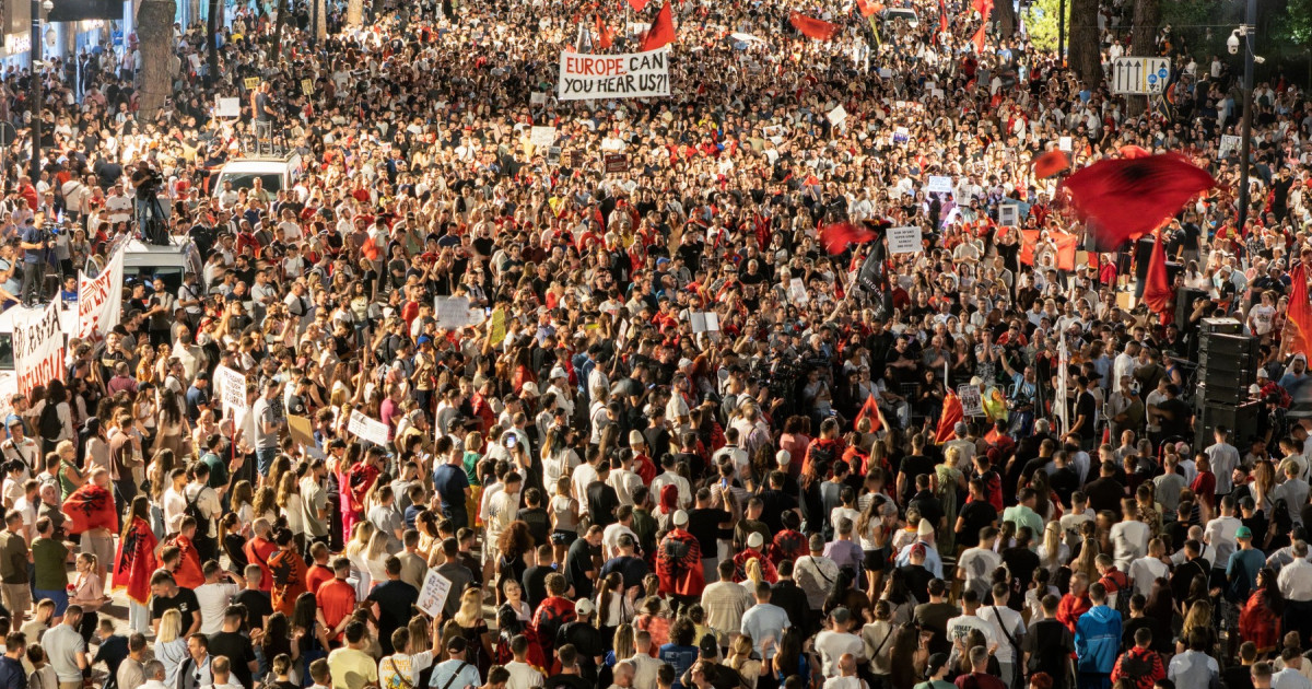 Protestele din Albania împotriva unui complex turistic de lux legat de Trump se transformă în revoltă anticorupție