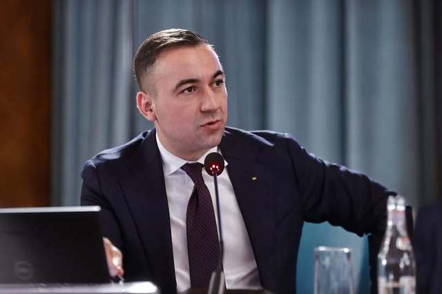 PSD propune prelungirea cu trei luni a reducerii accizei la motorină, prin amendament în Parlament