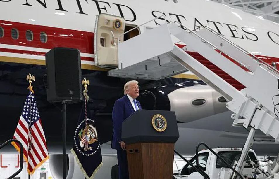 Qatar i-a oferit lui Trump un Boeing 747 de lux în valoare de 400 de milioane de dolari, stârnind controverse