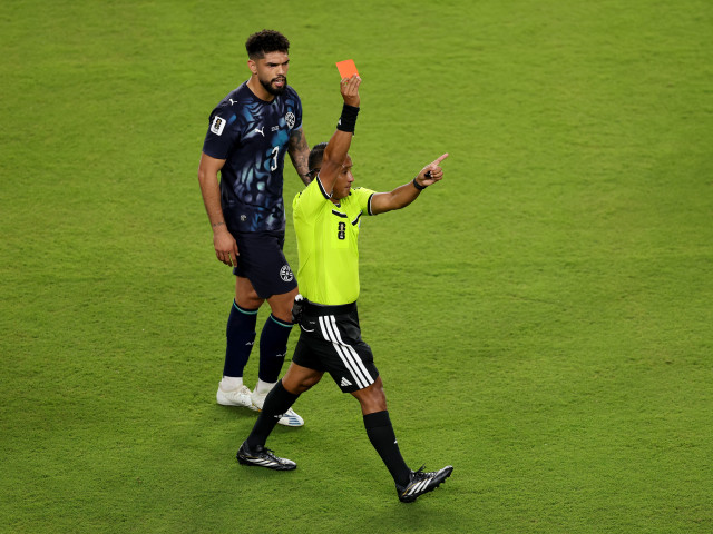 Regula Vinicius Junior aplicată în premieră la Cupa Mondială 2026: Almiron eliminat pentru că a vorbit cu mâna la gură