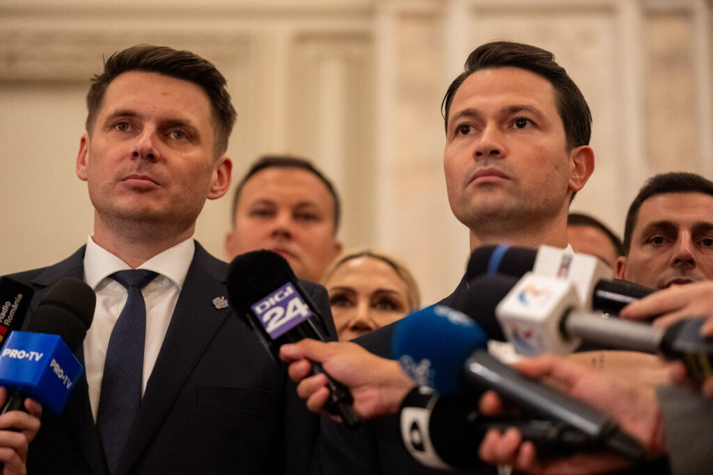 Robert Sighiartău: Guvernul trădării a căzut. PNL oferă două soluții pentru ieșirea din criză