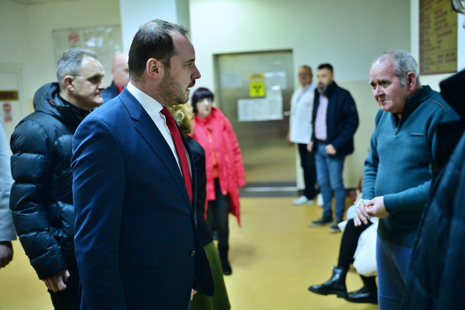 Rogobete (PSD) îl invită pe Bolojan într-un spital: „La patul bolnavului nu există propagandă”
