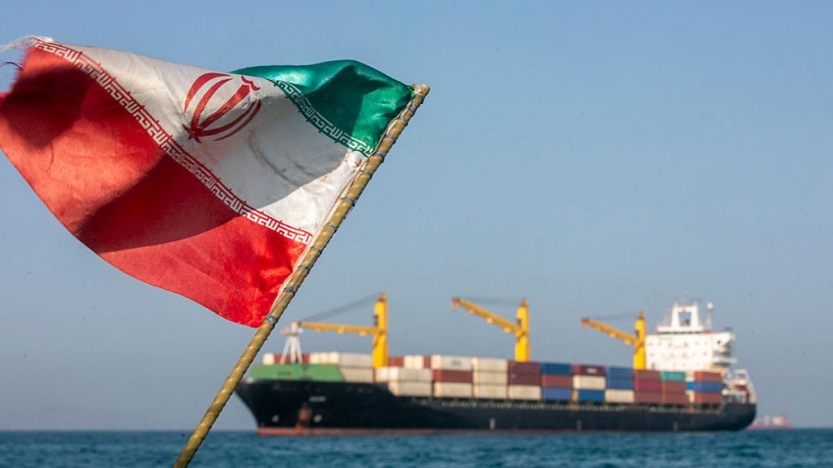 Serviciile secrete americane avertizează că Iranul poate bloca Strâmtoarea Hormuz oricând, o armă mai puternică decât nucleara
