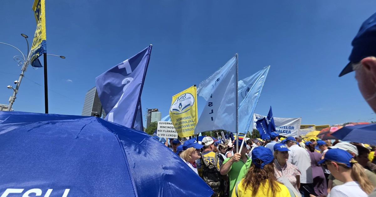 Sindicaliștii din Educație protestează joi în fața Parlamentului: cer reducerea numărului de elevi în clase și modificarea Legii învățământului