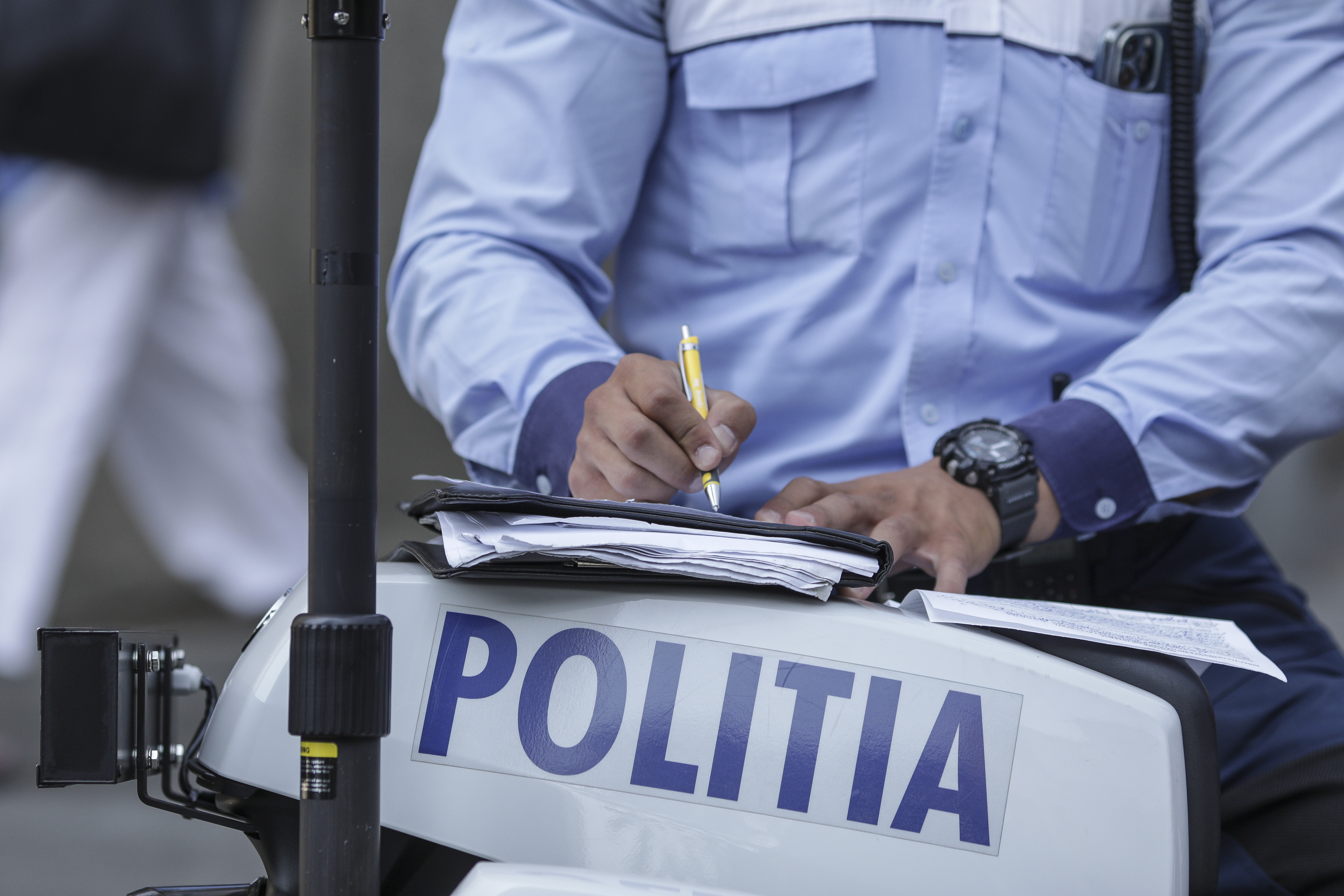 Șofer prins cu 102 km/h în localitate, scăpat de amendă după ce a dovedit că nu exista indicator de intrare în oraș