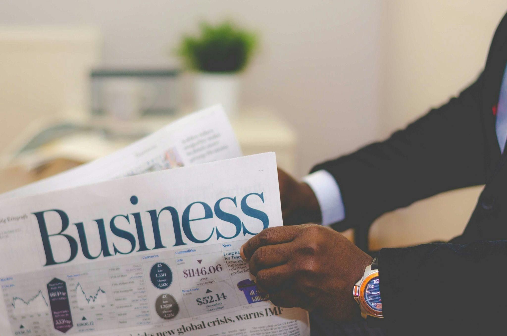 Sondaj AmCham: Instabilitatea politică, principalul risc pentru investitorii străini în România