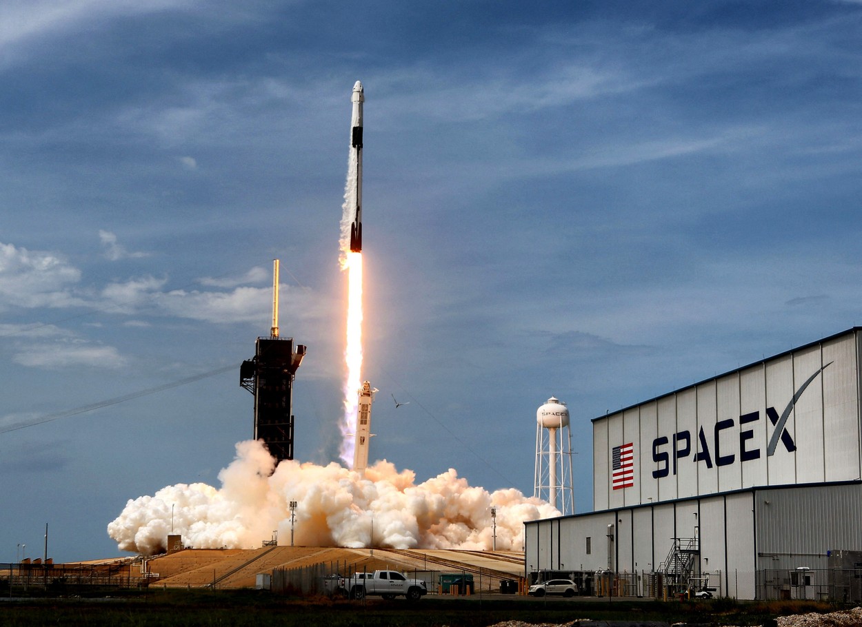 SpaceX achiziționează Cursor pentru 60 de miliarde de dolari pentru a accelera în domeniul IA