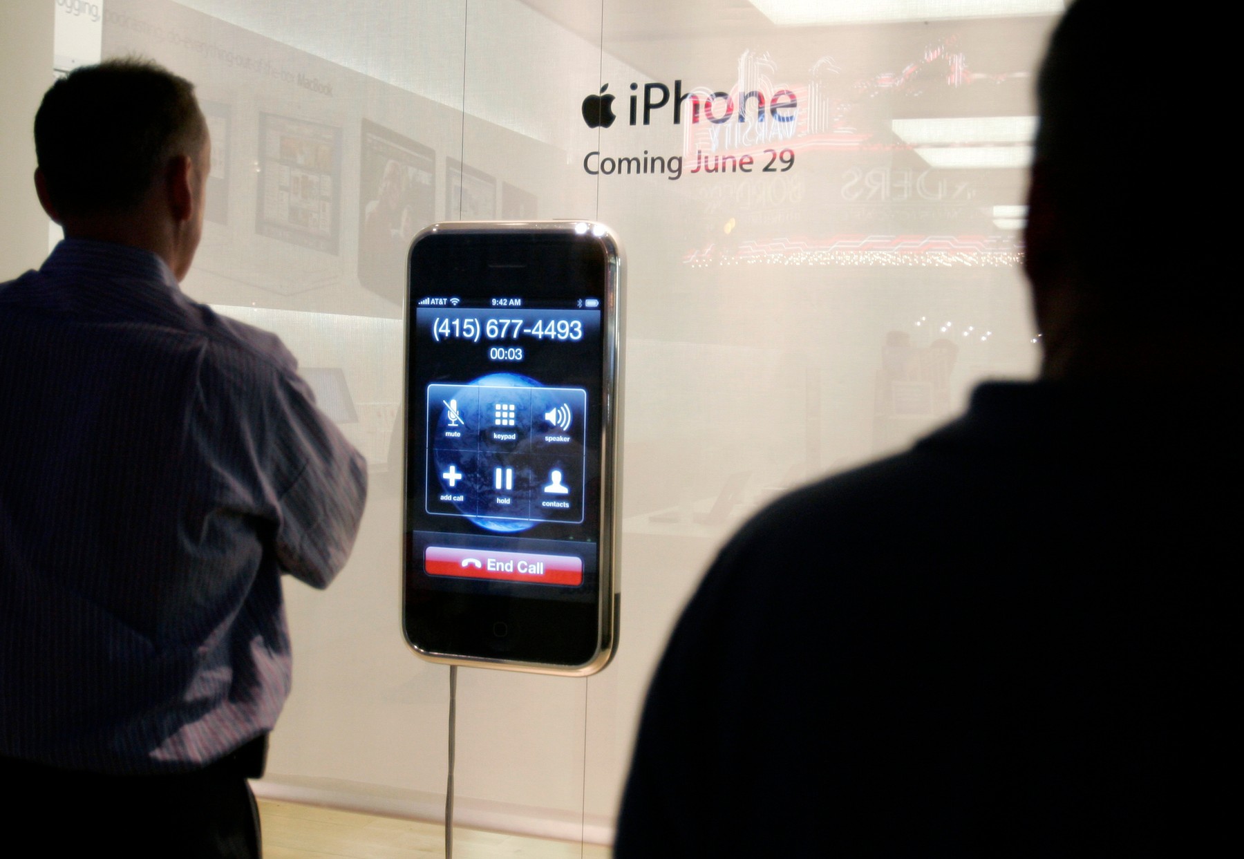 Studiu: iPhone-ul a contribuit la declinul natalității în SUA, cu scăderi de până la 8% la adolescente