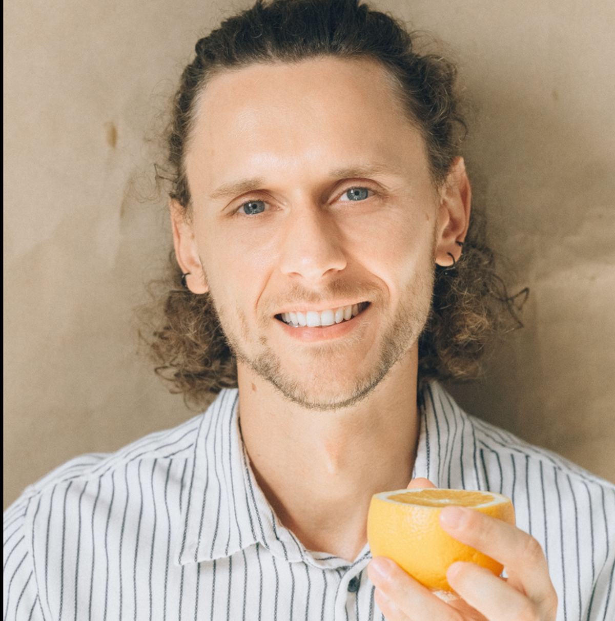 Studiu: Vitamina C, asociată cu un volum mai mare de substanță cenușie și conexiuni cerebrale mai puternice