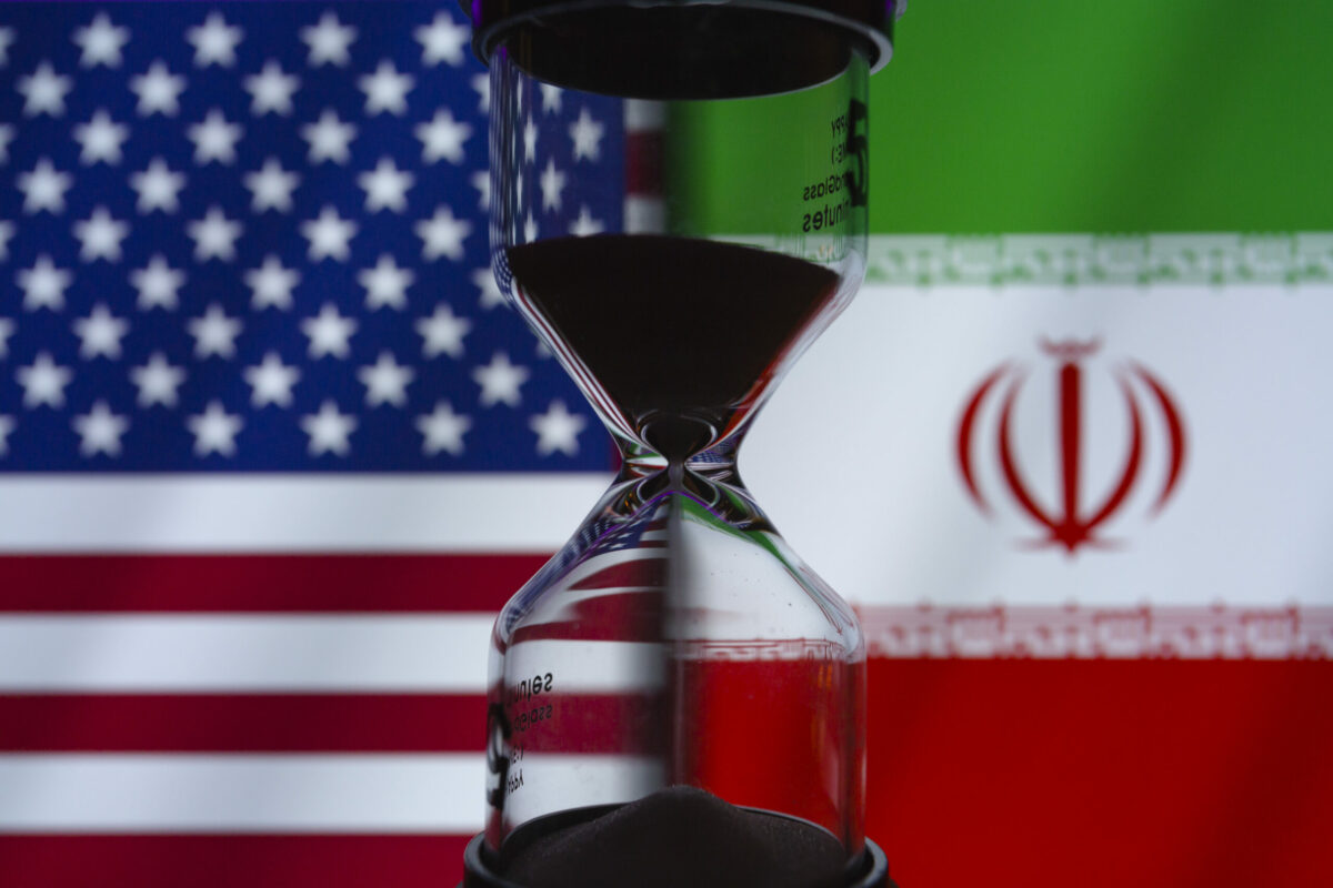SUA și Iranul opresc atacurile și negociază în Qatar pentru Strâmtoarea Ormuz