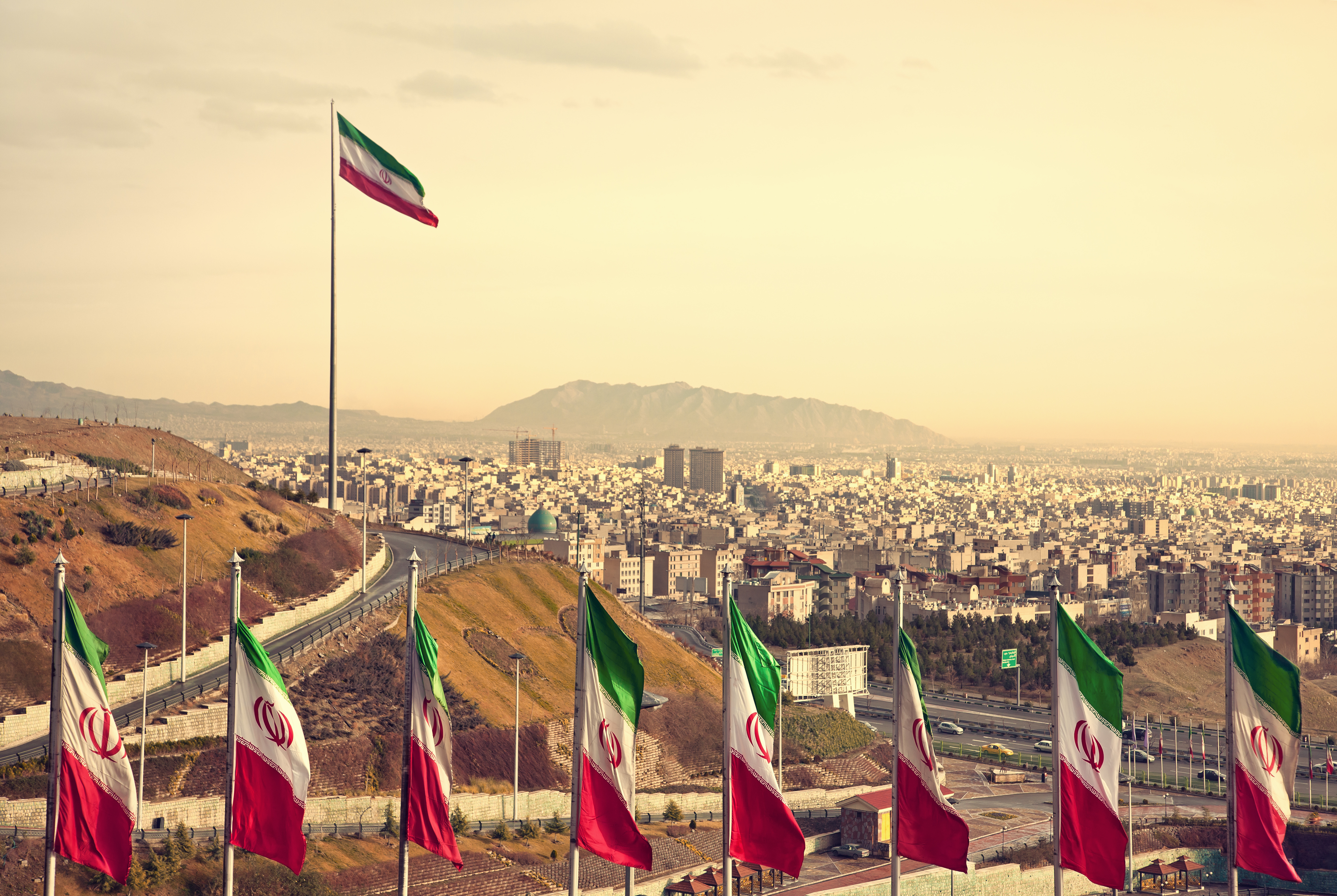 Tensiuni Israel-Iran: petrolul sare cu peste 3%, armistițiul din aprilie amenințat