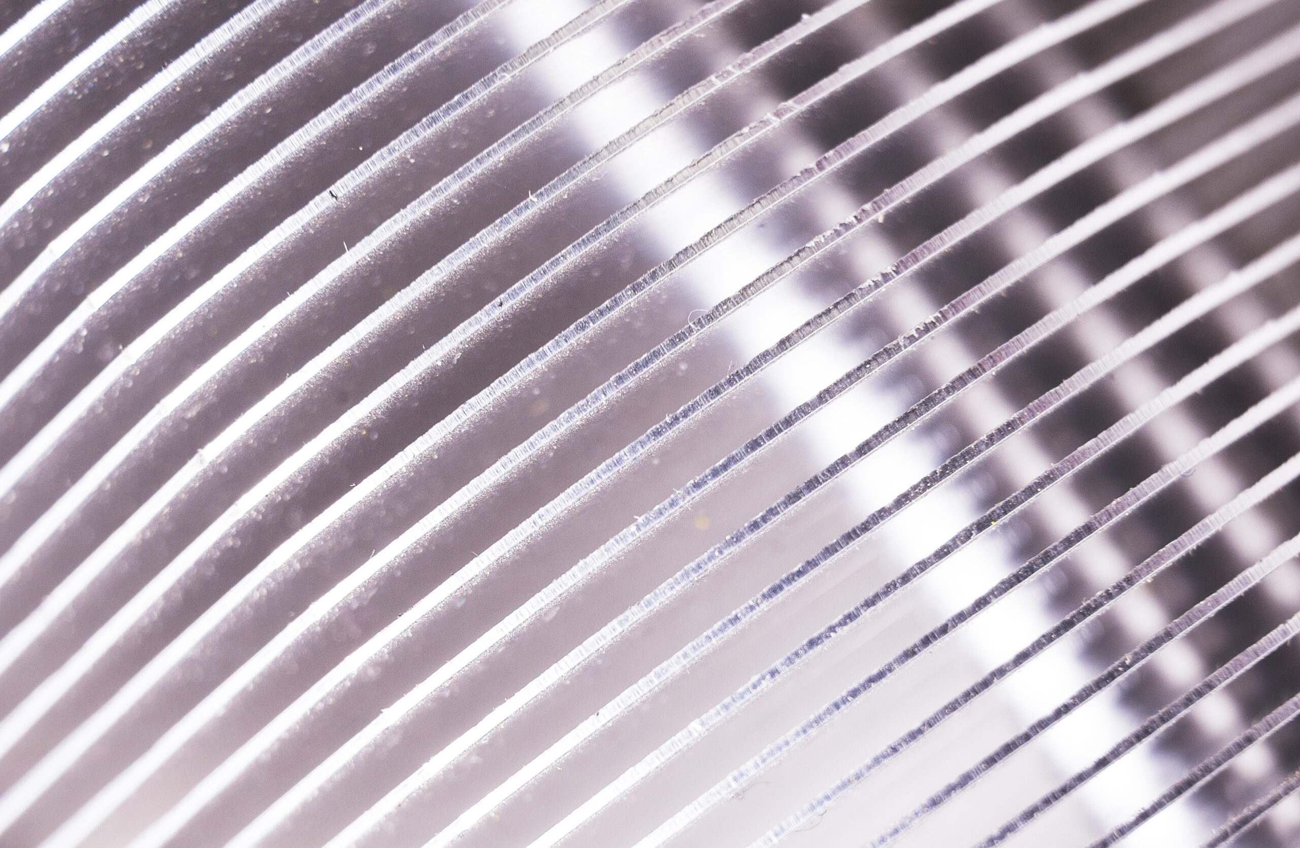 Test: Folia de aluminiu pe geamuri reduce temperatura cu 5 grade Celsius